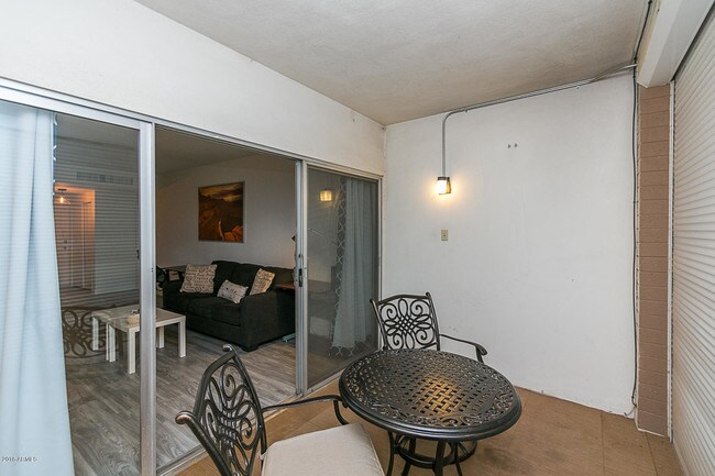 Building Photo - 6125 E Indian School Rd