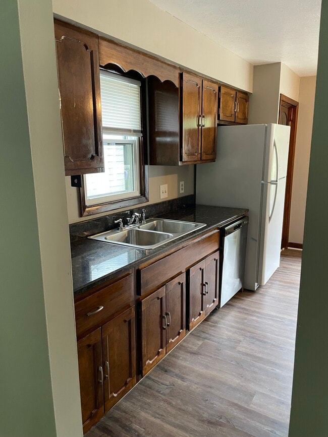 Building Photo - 16222 Howe Rd