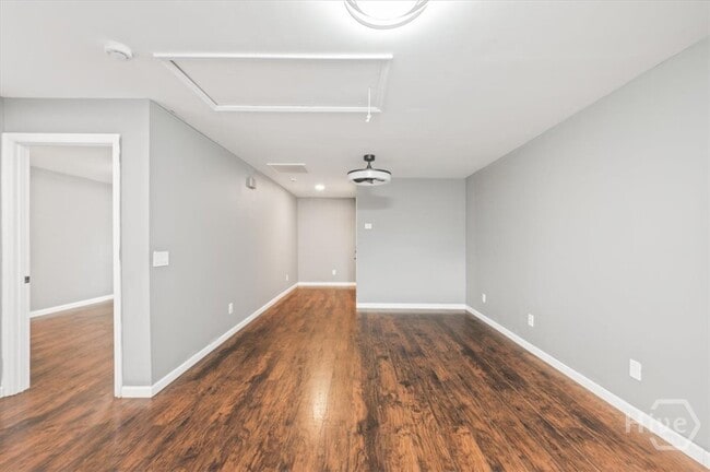 Building Photo - 2120 Krenson St