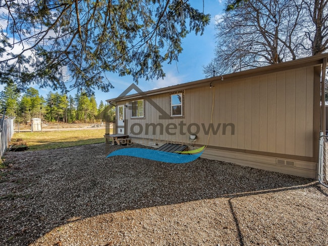 Building Photo - 2 Bedroom 1 Bathroom Home with Off-Street Parking Available in Athol!