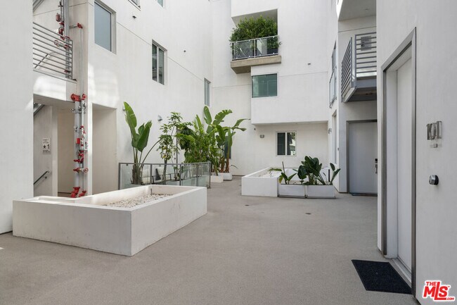 Building Photo - 507 Orlando Ave