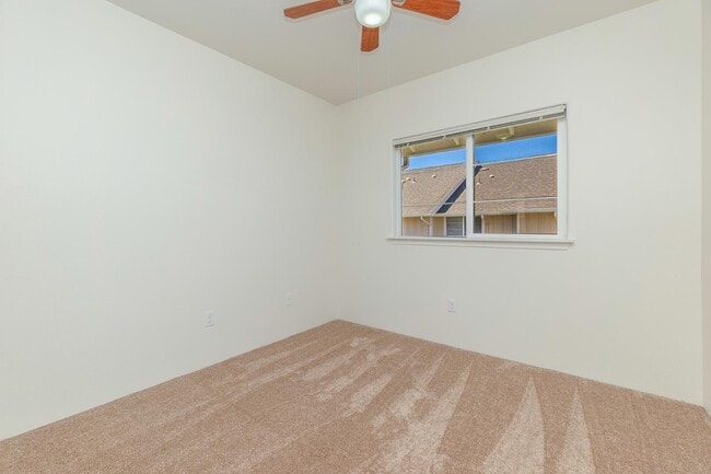 Building Photo - 1167 Kakala St