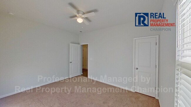 Building Photo - Beautiful Home with Spacious and Open Floorplan