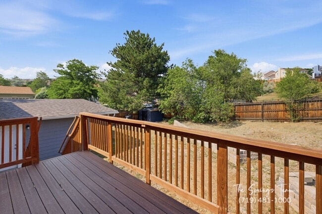 Building Photo - 1239 Suncrest Way