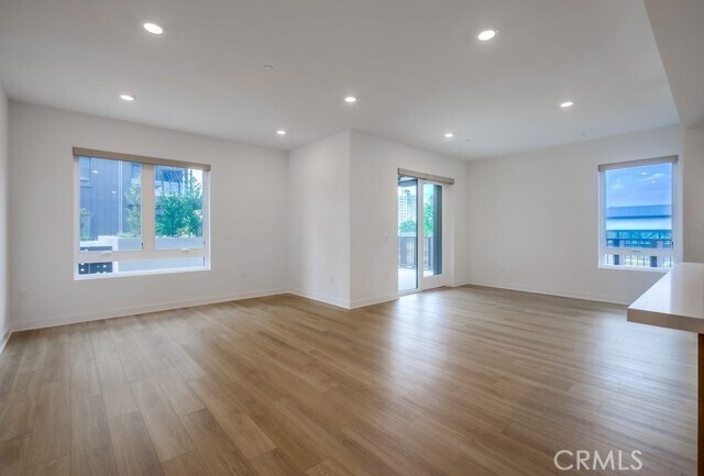 Building Photo - 3214 Rivington