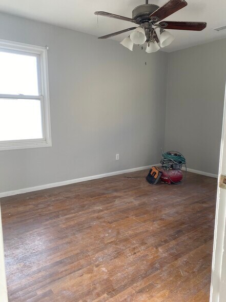 Building Photo - 3027 Olive St