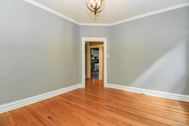 Building Photo - Fantastic 2bd/1ba home! Let yourself in!