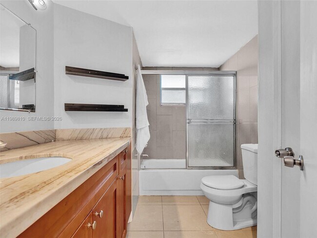 Building Photo - 1770 NE 191st St