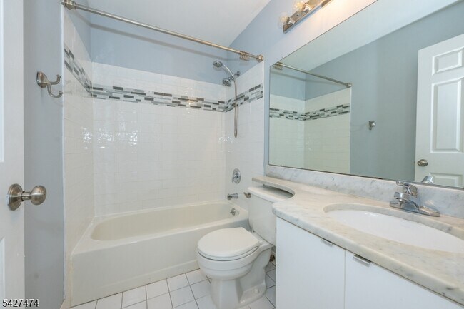 Building Photo - 50 W Lindsley Rd