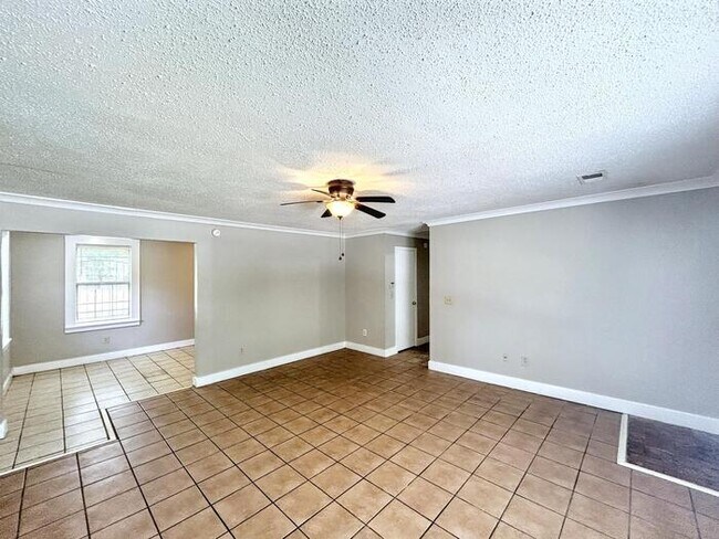 Building Photo - 3582 Kensett Dr