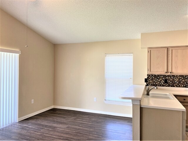 Building Photo - 1453 Mohrlake Dr