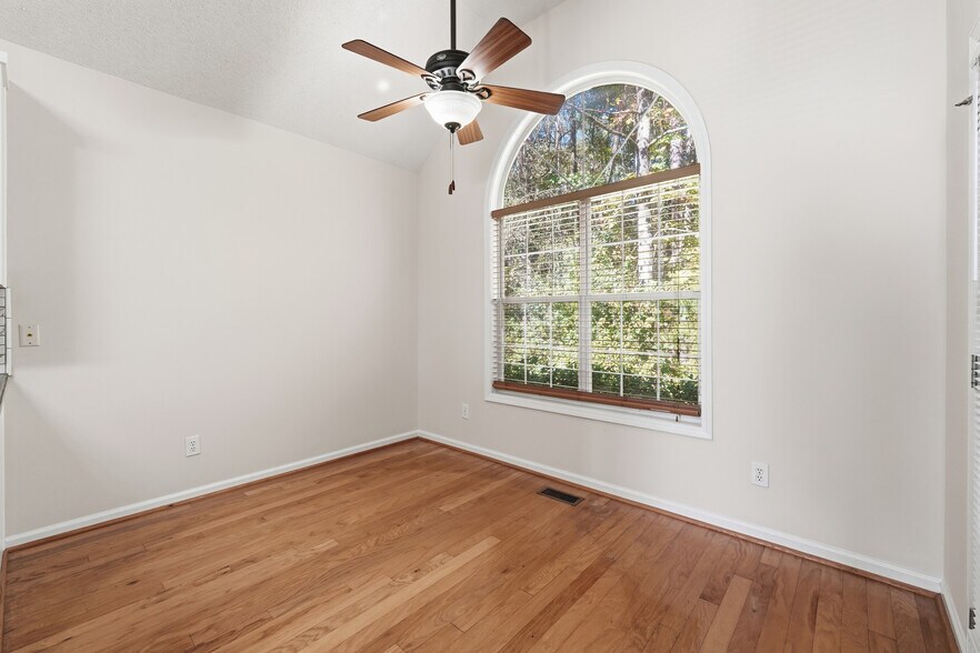 Building Photo - 3007 Clove Tree Ln