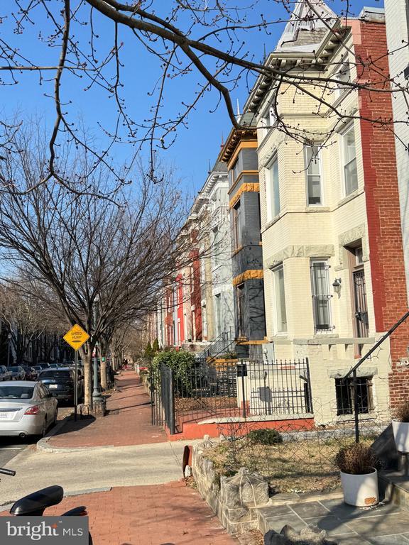 Building Photo - 15 Seaton Pl NW