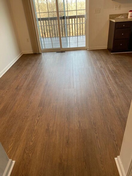 Building Photo - 455 Kentwell Dr