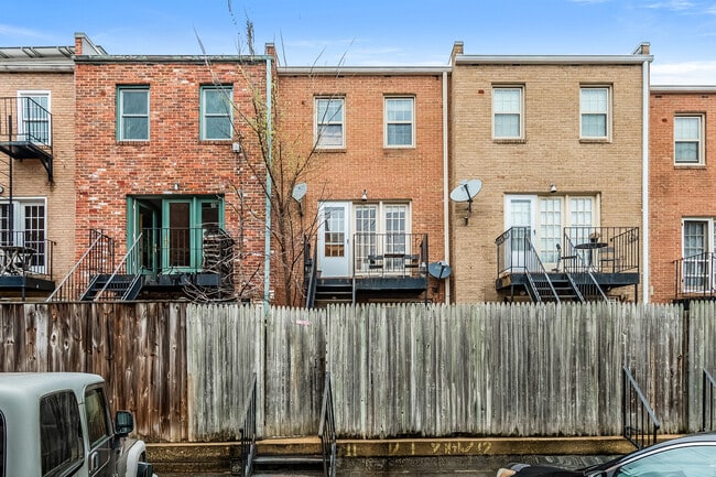 Building Photo - 1804 Swann St NW