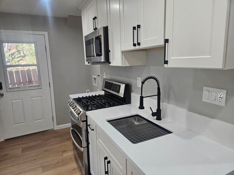Building Photo - 21179 Martynia Ct