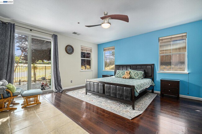 Building Photo - 355 Pebble Beach Dr