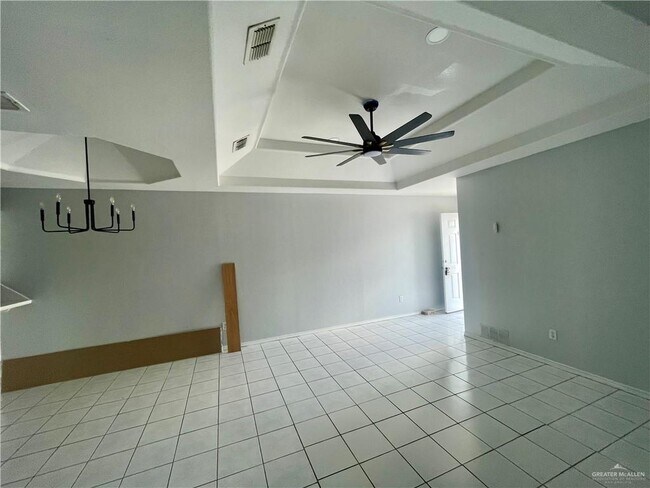 Building Photo - 15 Kimberly Ln