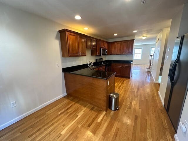 Building Photo - 47 Alder St