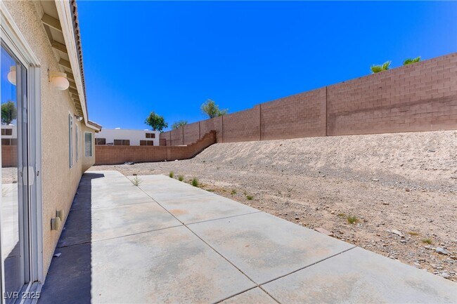 Building Photo - 10225 Clarks Creek St