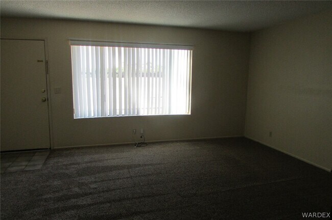 Building Photo - 1085 Chaparral Dr
