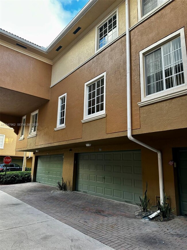 Building Photo - 2941 NE 185th St