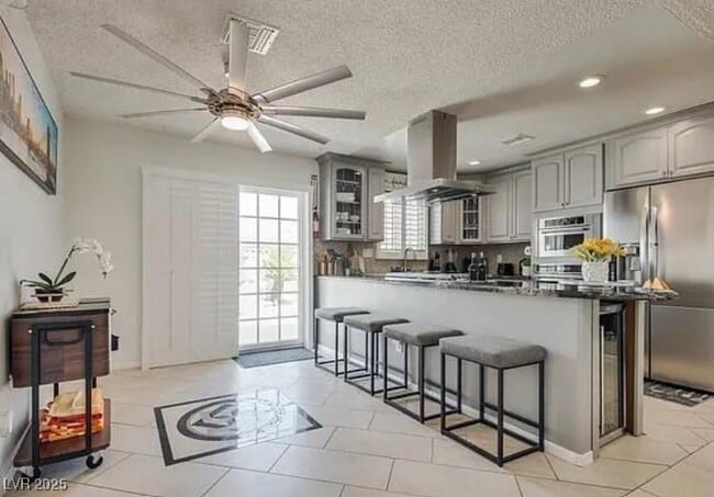 Building Photo - 340 Palo Verde Dr