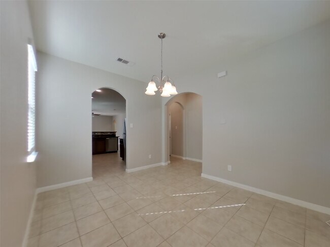 Building Photo - 1020 Heritage Timbers Dr