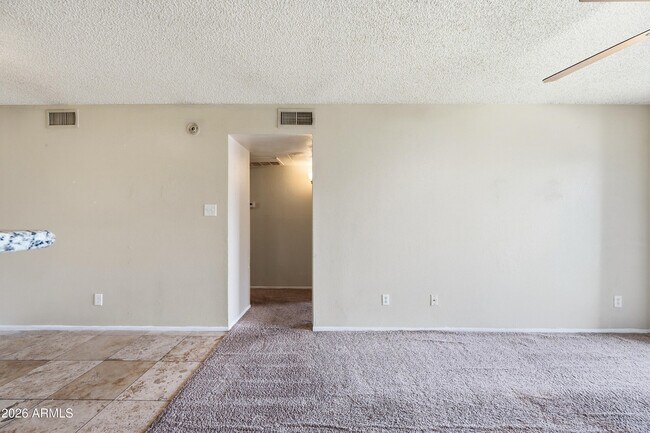 Building Photo - 4410 N Longview Ave
