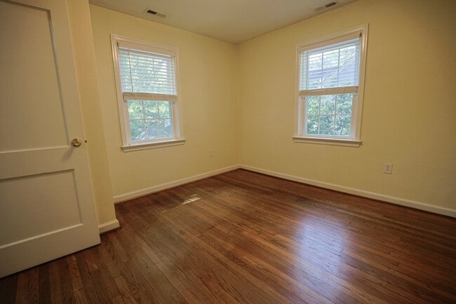 Building Photo - Beautiful 3BR/1.5BA Home in Newport News, VA - Move-in Ready!