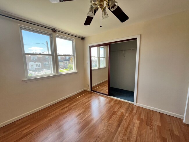 Building Photo - 3 bedroom 1 bath house