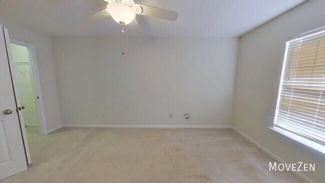 Building Photo - 2200 Valley Edge Dr