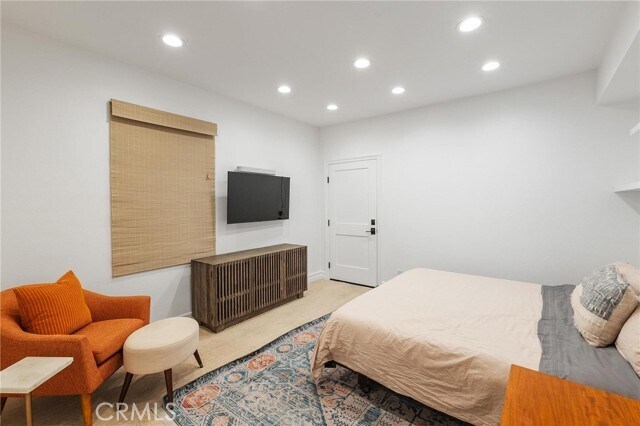 Building Photo - 1 Calle Saltamontes