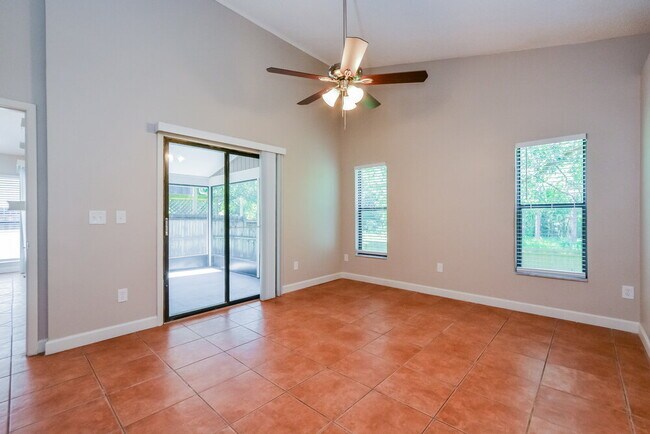 Building Photo - 1022 Henson Ct