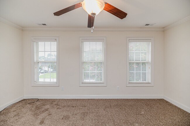 Building Photo - Perfectly Located 4-Bedroom Home Minutes from I-295, Hope Mills & Fort Bragg!