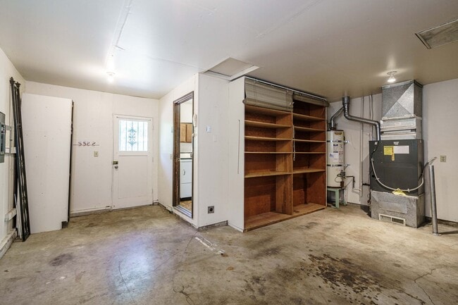 Building Photo - GREAT LOCATION!!! Single Level 3 bedroom 2...