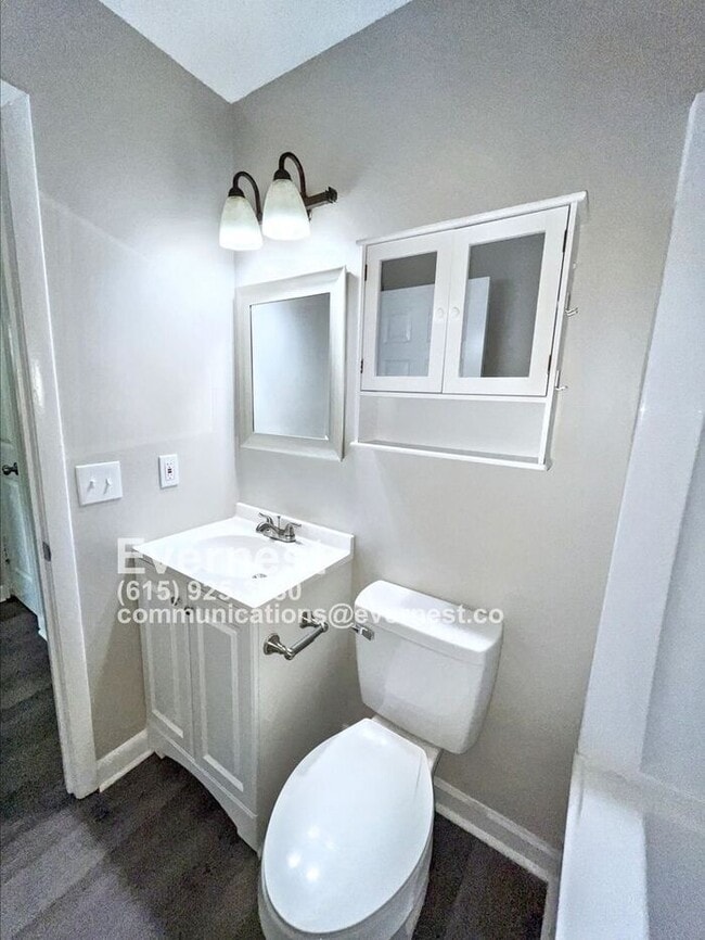 Building Photo - Spacious 4-Bedroom, 2-Bathroom Home with C...