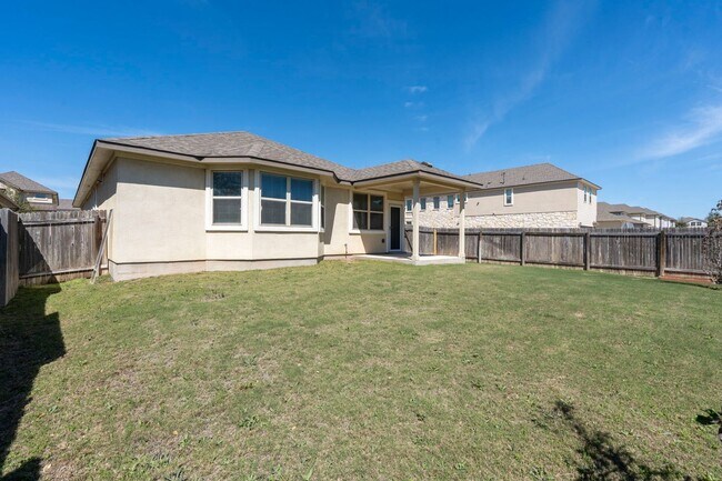 Building Photo - Dripping Springs Charmer