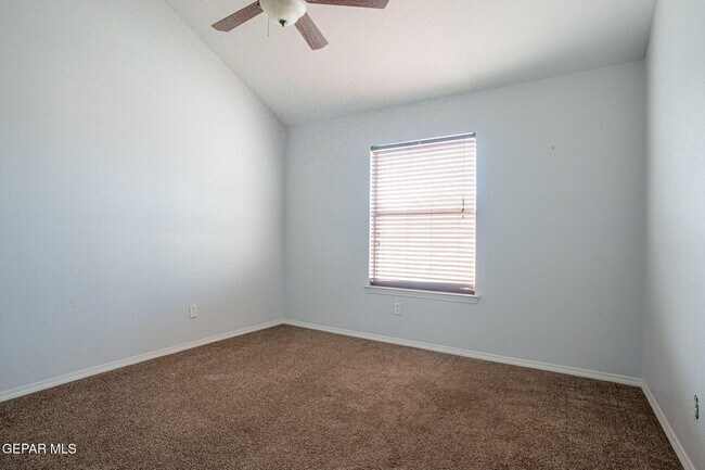 Building Photo - 12501 Sun Haven Dr