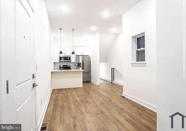 Building Photo - 653 N Preston St