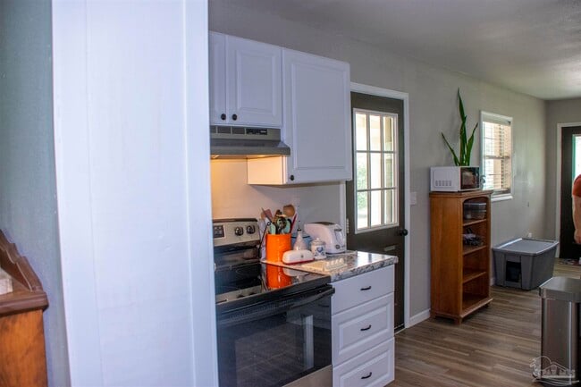 Building Photo - 5357 Locklin Ave