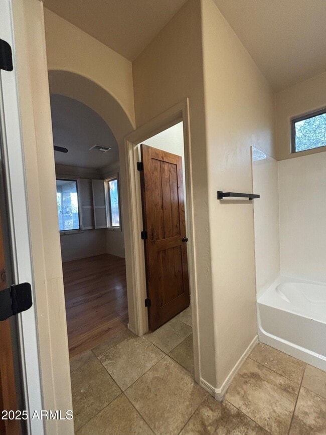 Building Photo - 39624 N Messner Way