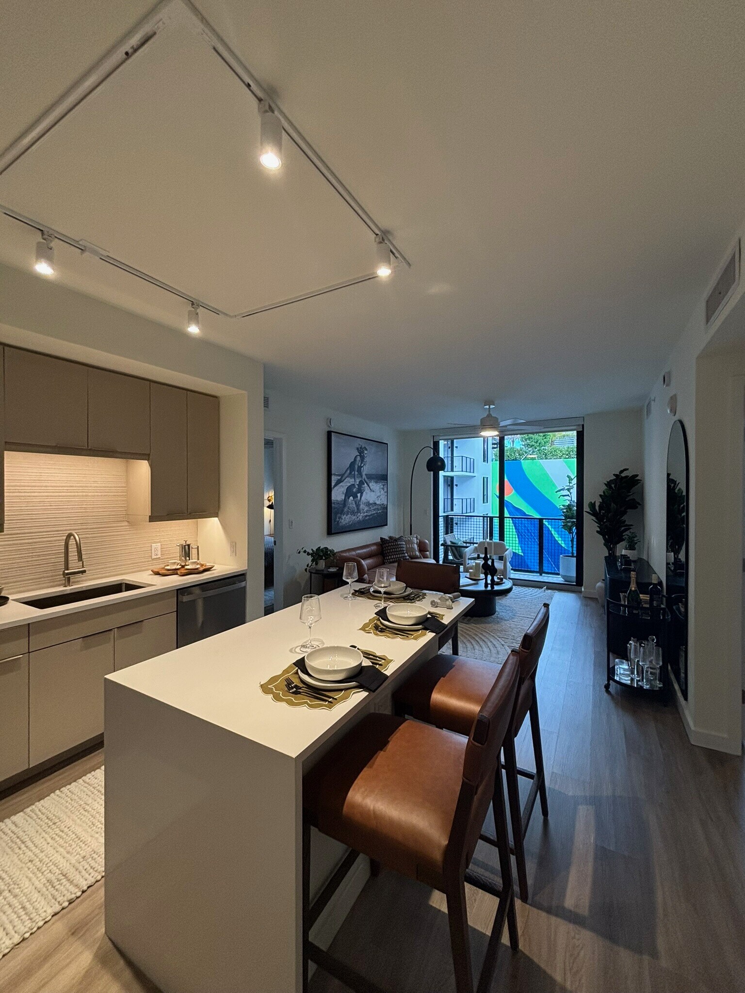 Building Photo - 221 NE 26th Ter