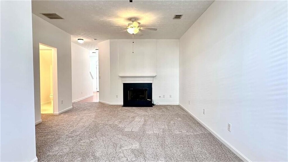 Building Photo - 6243 Shoreview Cir