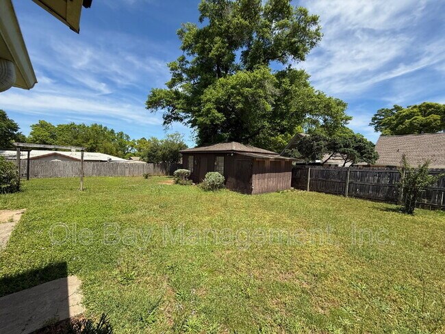 Building Photo - 1041 Choctaw Bluff Rd