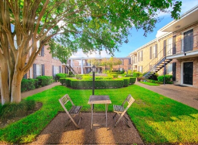 Building Photo - 6410 Del Monte Dr