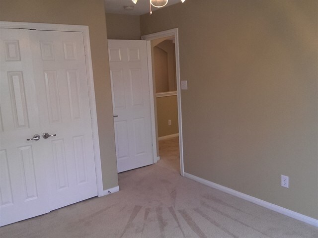 Building Photo - 25118 Auburn Terrace Dr