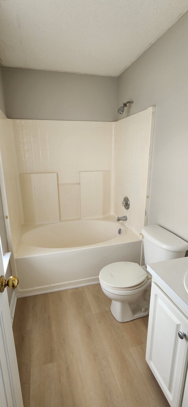 Building Photo - 1113 Waverly Pl Dr