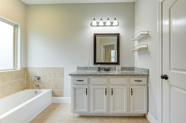 Building Photo - 3805 Shelby Cir