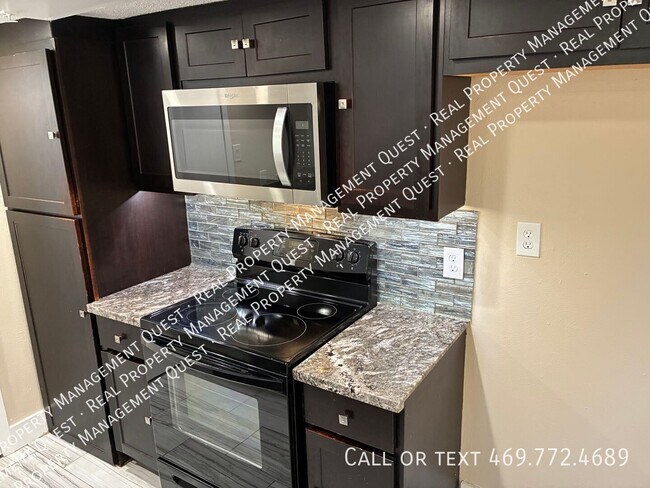 Building Photo - 4641 Country Creek Dr